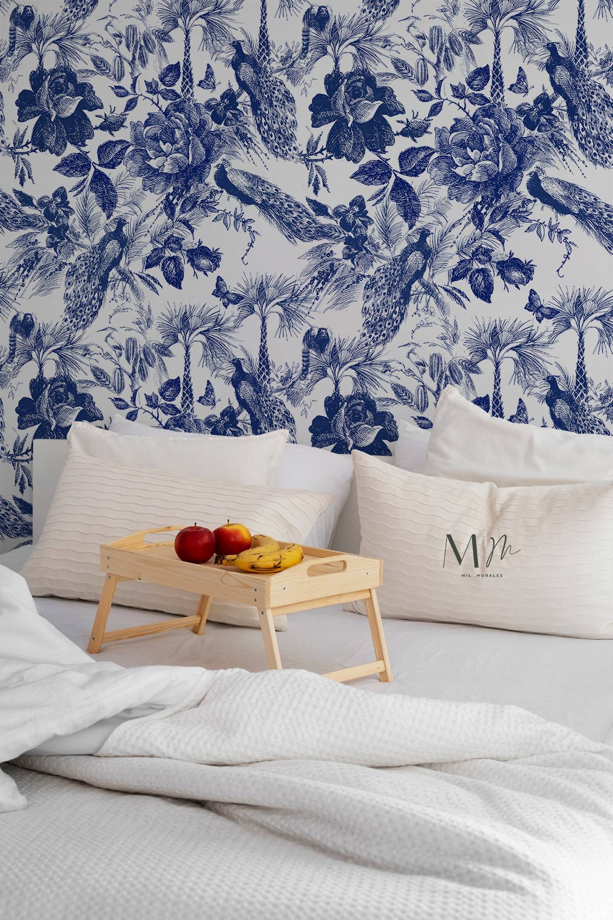 Rosas y pavos reales